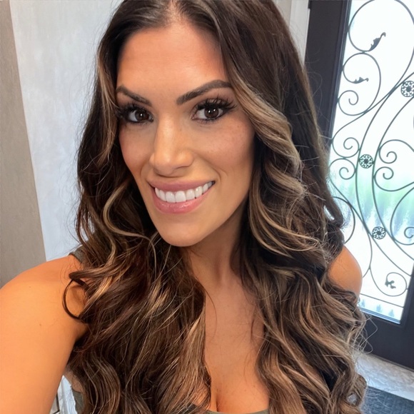 Meet your Posher, Liz - Picture 1 of 1